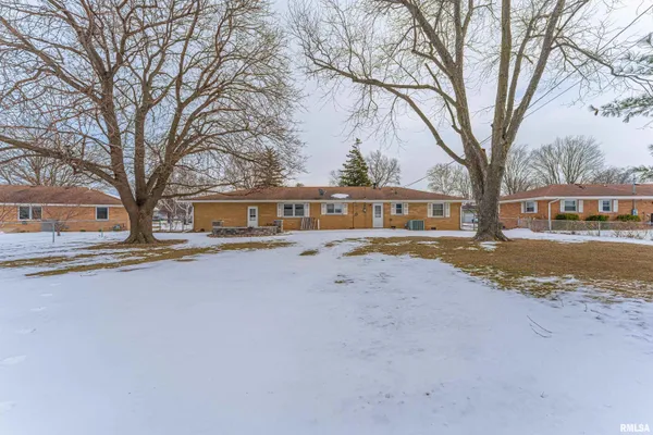 $150,000 | 240 Regent Street, Lincoln, IL 62656