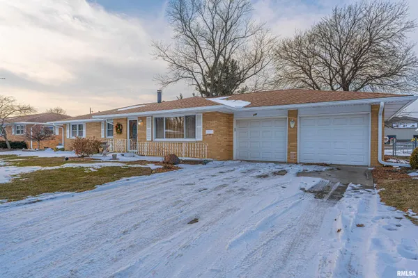 $150,000 | 240 Regent Street, Lincoln, IL 62656