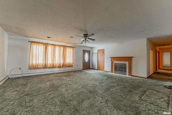 $150,000 | 240 Regent Street, Lincoln, IL 62656