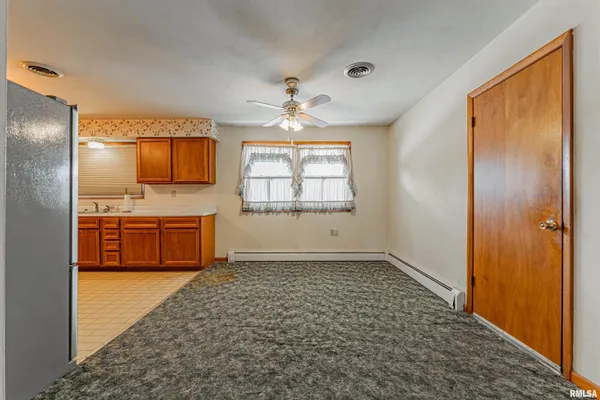 $150,000 | 240 Regent Street, Lincoln, IL 62656