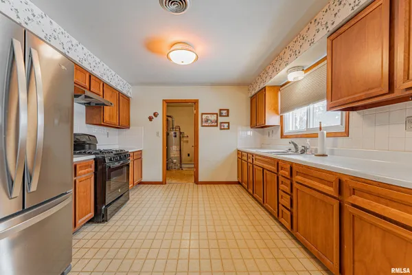 $150,000 | 240 Regent Street, Lincoln, IL 62656