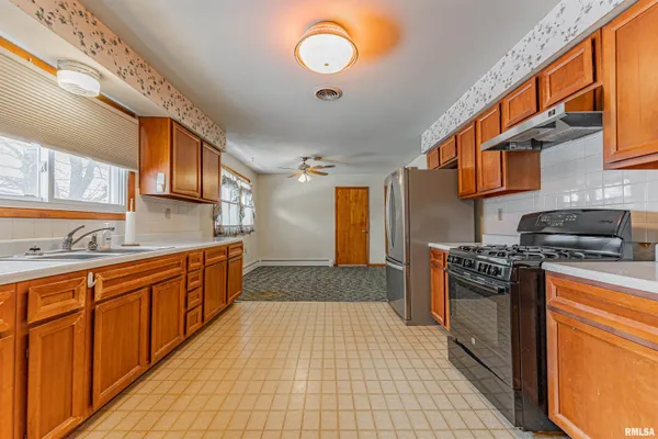 $150,000 | 240 Regent Street, Lincoln, IL 62656