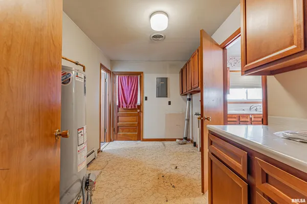 $150,000 | 240 Regent Street, Lincoln, IL 62656