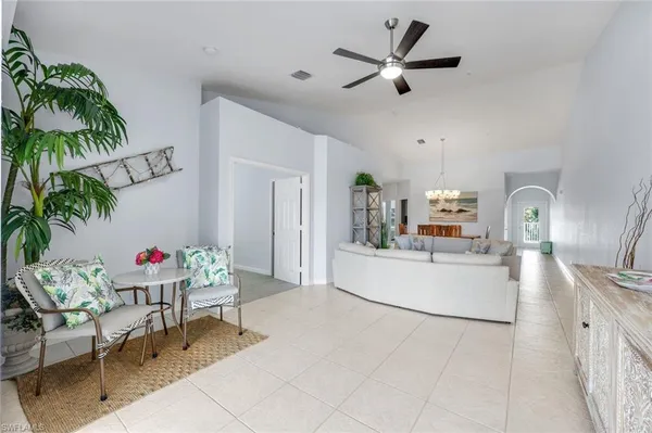 $2,500 | 2110 Cay Lagoon Drive, Unit 122, Naples, FL 34109