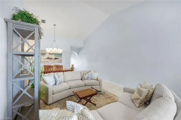 $2,500 | 2110 Cay Lagoon Drive, Unit 122, Naples, FL 34109