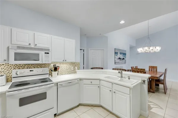 $2,500 | 2110 Cay Lagoon Drive, Unit 122, Naples, FL 34109