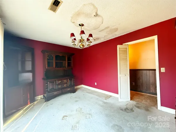 a view of an entryway of the house