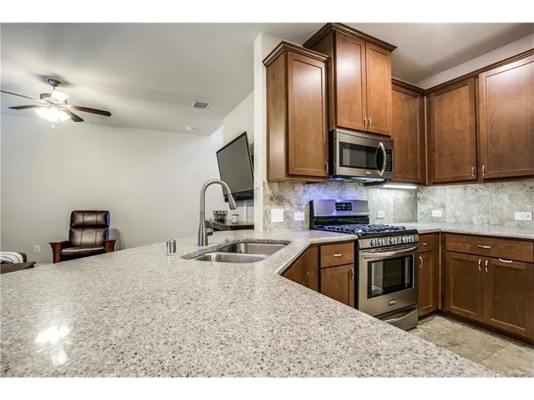 $2,599 | 929 Jamesville Lane, Plano, TX 75074