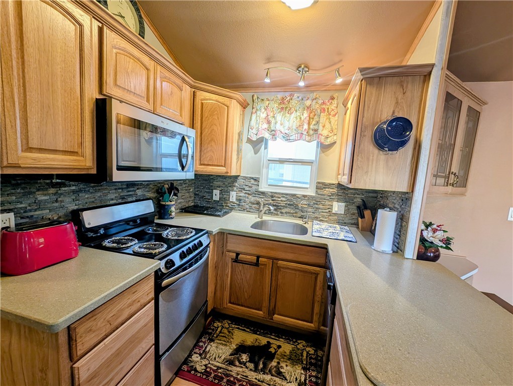 2000 Ramar Road, Unit 631 Bullhead City, AZ 86442 - Photo 29 of 43 Kitchen