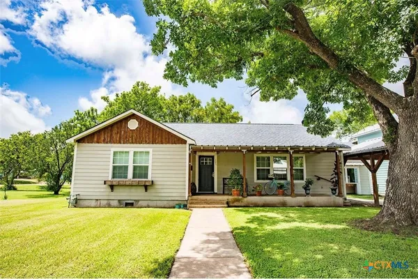 $212,000 | 107 Duson Avenue, Palacios, TX 77465