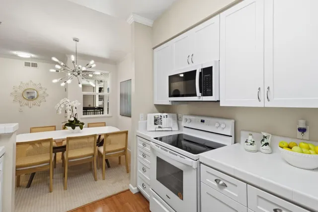 $788,500 | 1982 West Bayshore Road, Unit 121, East Palo Alto, CA 94303