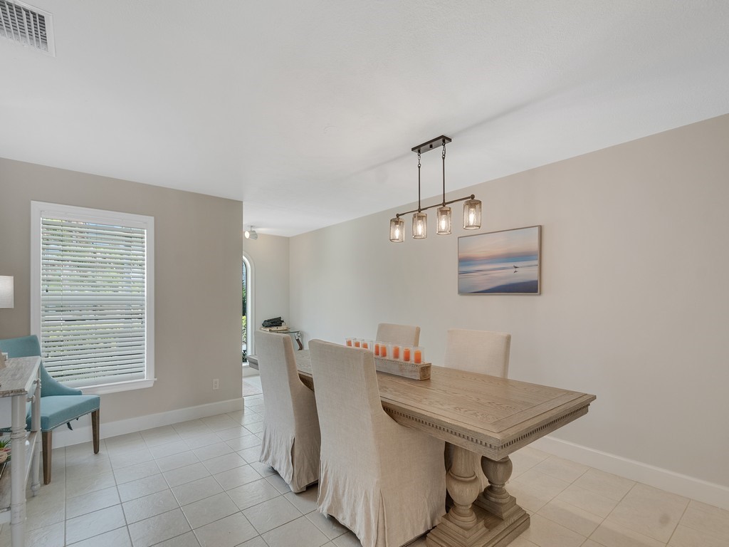 1914 Robalo Drive Vero Beach, FL 32960 - Photo 5 of 36