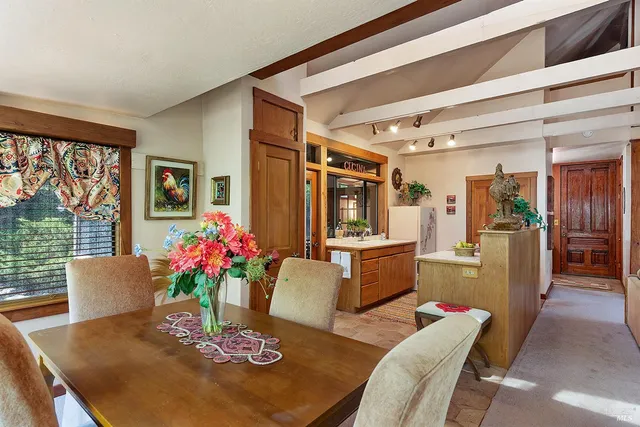 $1,598,500 | 5995 Vine Hill Road, Sebastopol, CA 95472