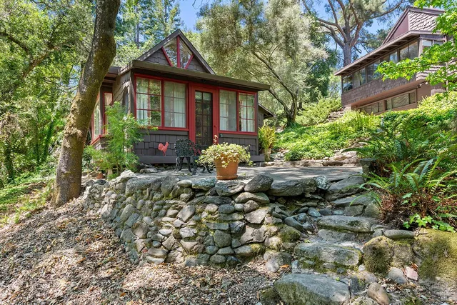 $1,598,500 | 5995 Vine Hill Road, Sebastopol, CA 95472