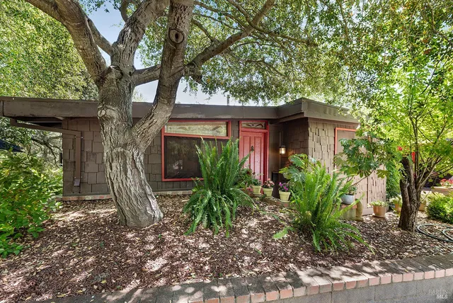 $1,598,500 | 5995 Vine Hill Road, Sebastopol, CA 95472