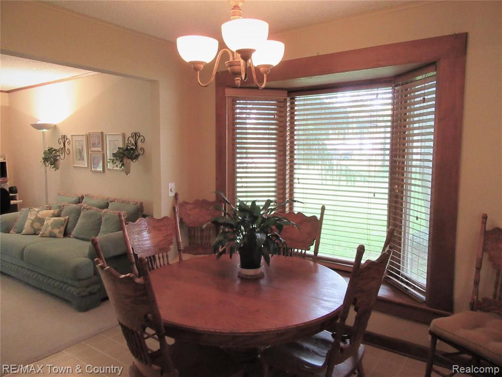 1021 Stonehenge Road Flint, MI 48532 - Photo 13 of 30