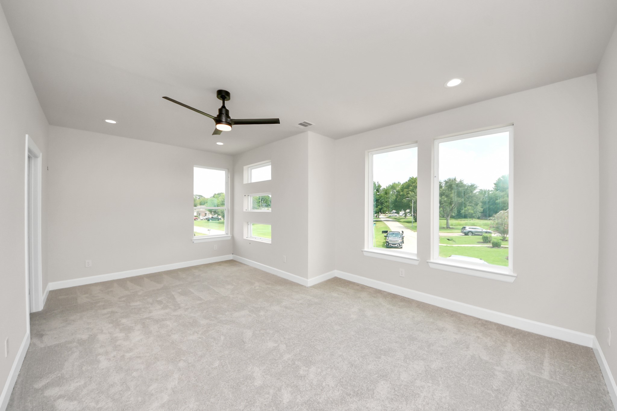 3110 Dawson Lane, Unit A Houston, TX 77051 - Photo 13 of 32 a view of an empty room with a window