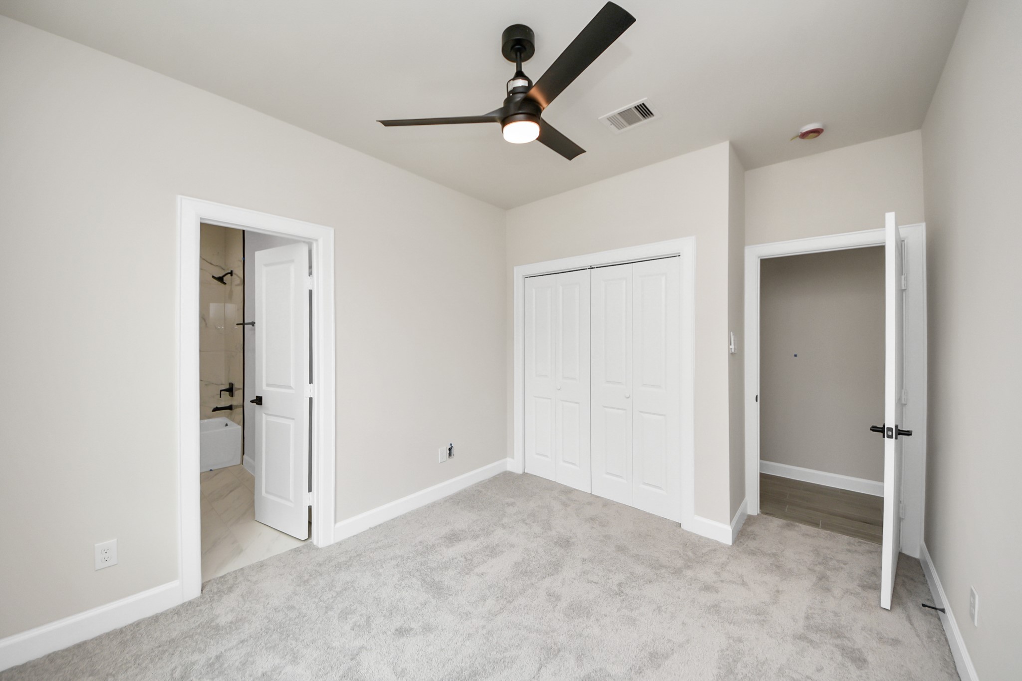 3110 Dawson Lane, Unit A Houston, TX 77051 - Photo 19 of 32 a view of an empty room