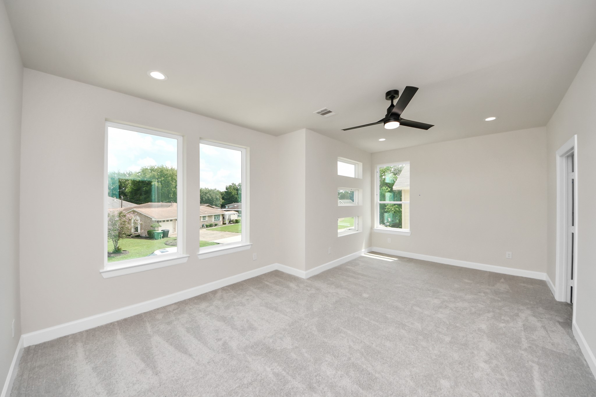 3110 Dawson Lane, Unit A Houston, TX 77051 - Photo 22 of 32 a view of an empty room with a window