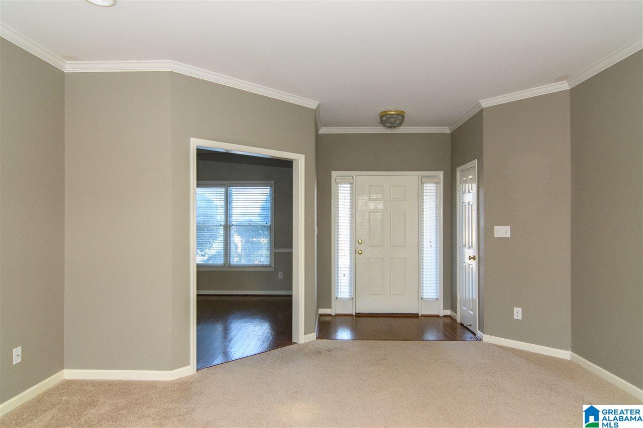 453 Eaton Road Hoover, AL 35242 - Photo 4 of 36