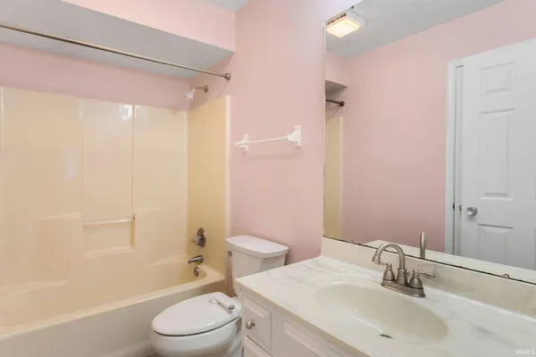 $399,900 | 14500 Skybreeze Drive, Granger, IN 46530