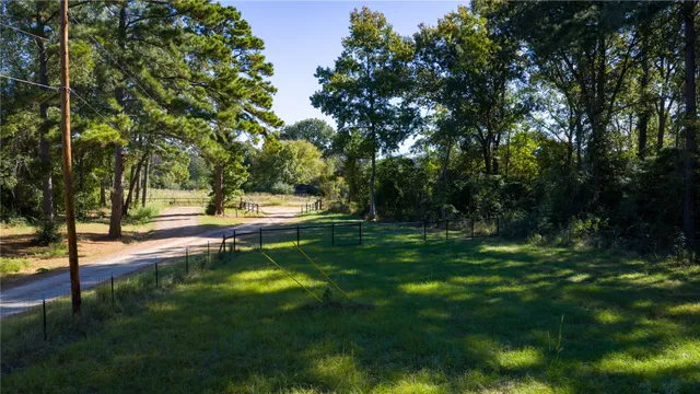 $1,200,000 | 15383 County Road 236, Oakwood, TX 75855
