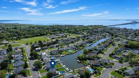 $1,199,999 | 159 Driftwood Drive, West Islip, NY 11795