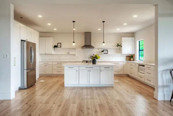 $1,249,000 | 198 Rolling Oak Drive, Elgin, TX 78621