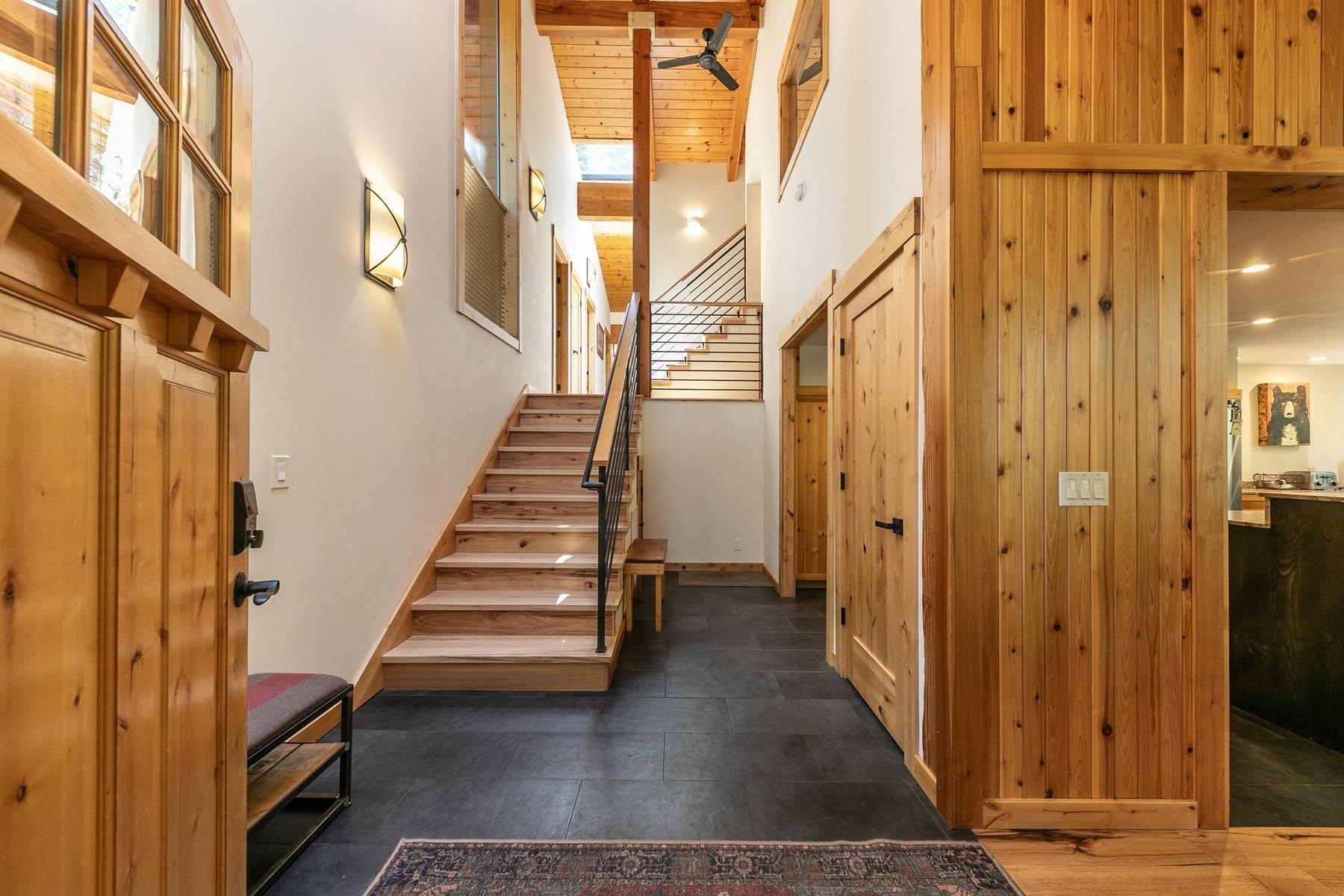 1402 Oxen Run Road Truckee, CA 96161 - Photo 4 of 28