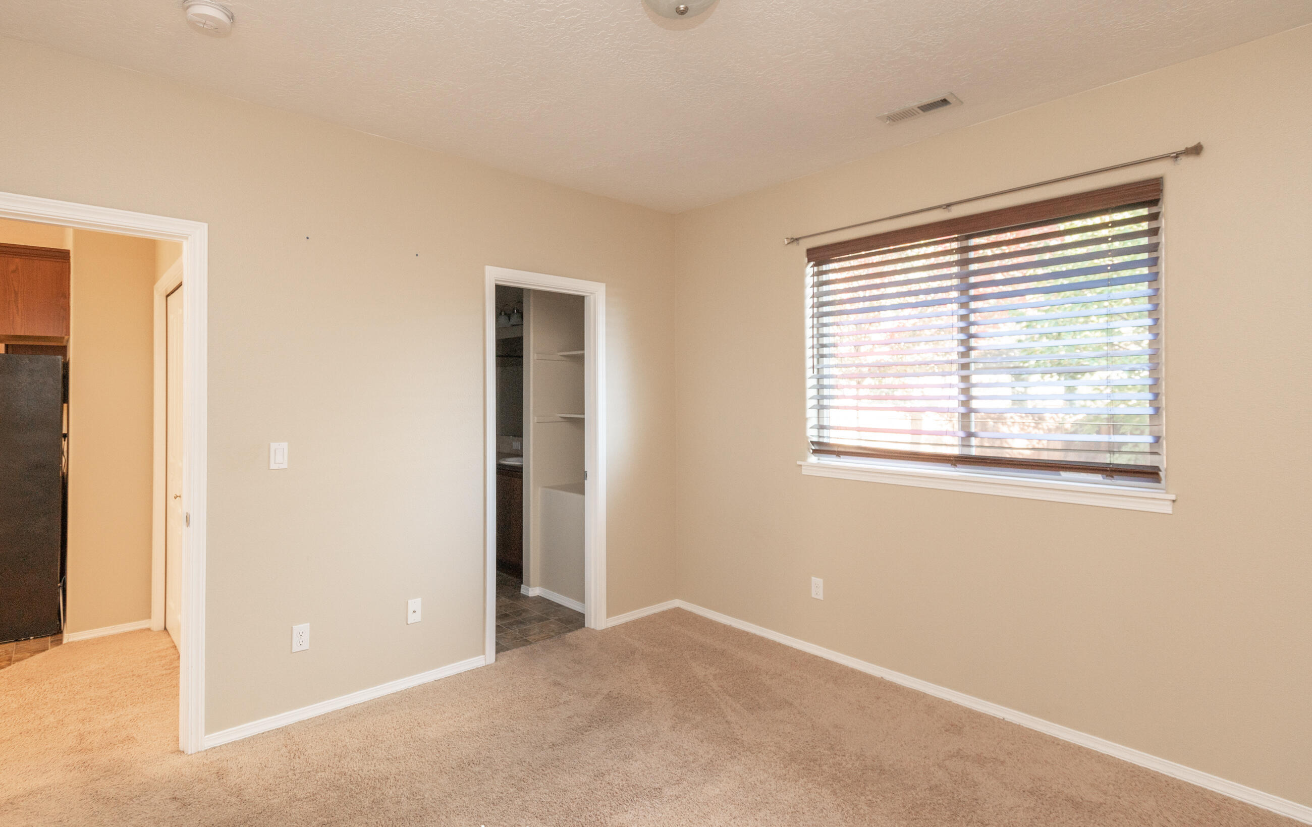 667 Northeast Mason Road Bend, OR 97701 - Photo 8 of 22 667 NE Mason Rd (5)