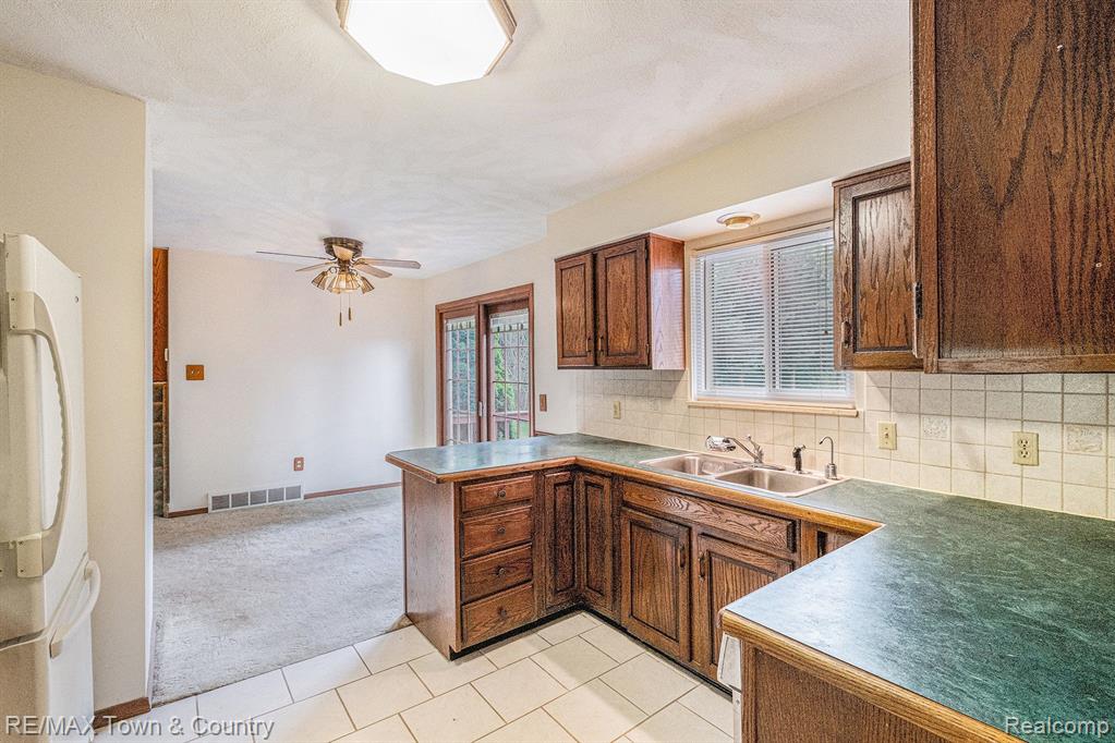 6045 Turner Road Flushing, MI 48433 - Photo 11 of 30