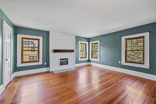 $350,000 | 15 Mountainview Street, Springfield, MA 01108