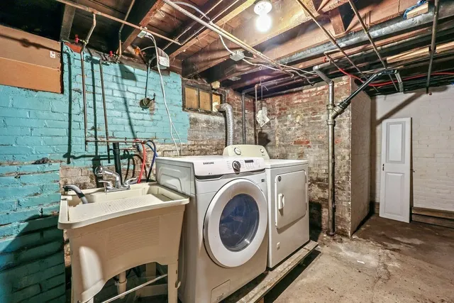 $350,000 | 15 Mountainview Street, Springfield, MA 01108