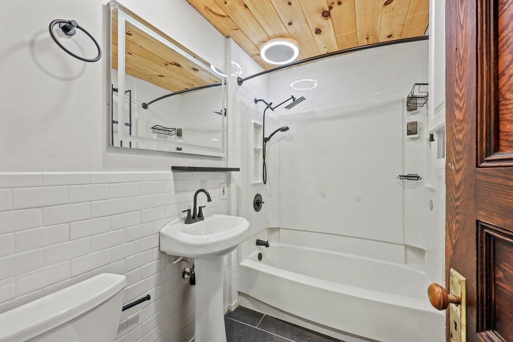 15 Mountainview Street Springfield, MA 01108 - Photo 10 of 37 Gallery Image 10