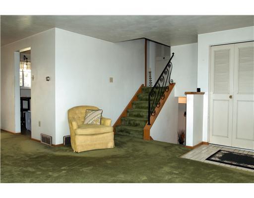 4051 Willett Road Baldwin, PA 15227 - Photo 7 of 18 Living Room.