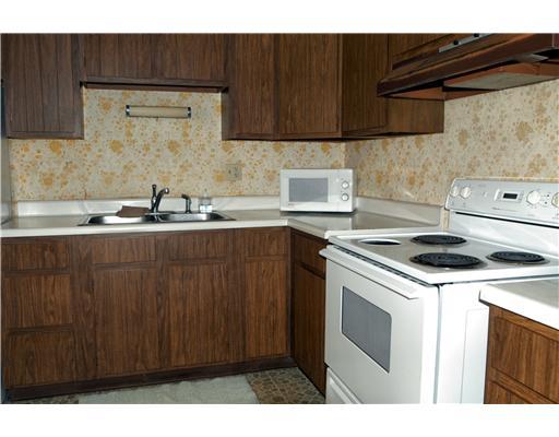 4051 Willett Road Baldwin, PA 15227 - Photo 9 of 18 Kitchen.