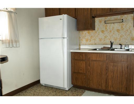 4051 Willett Road Baldwin, PA 15227 - Photo 10 of 18 Kitchen.