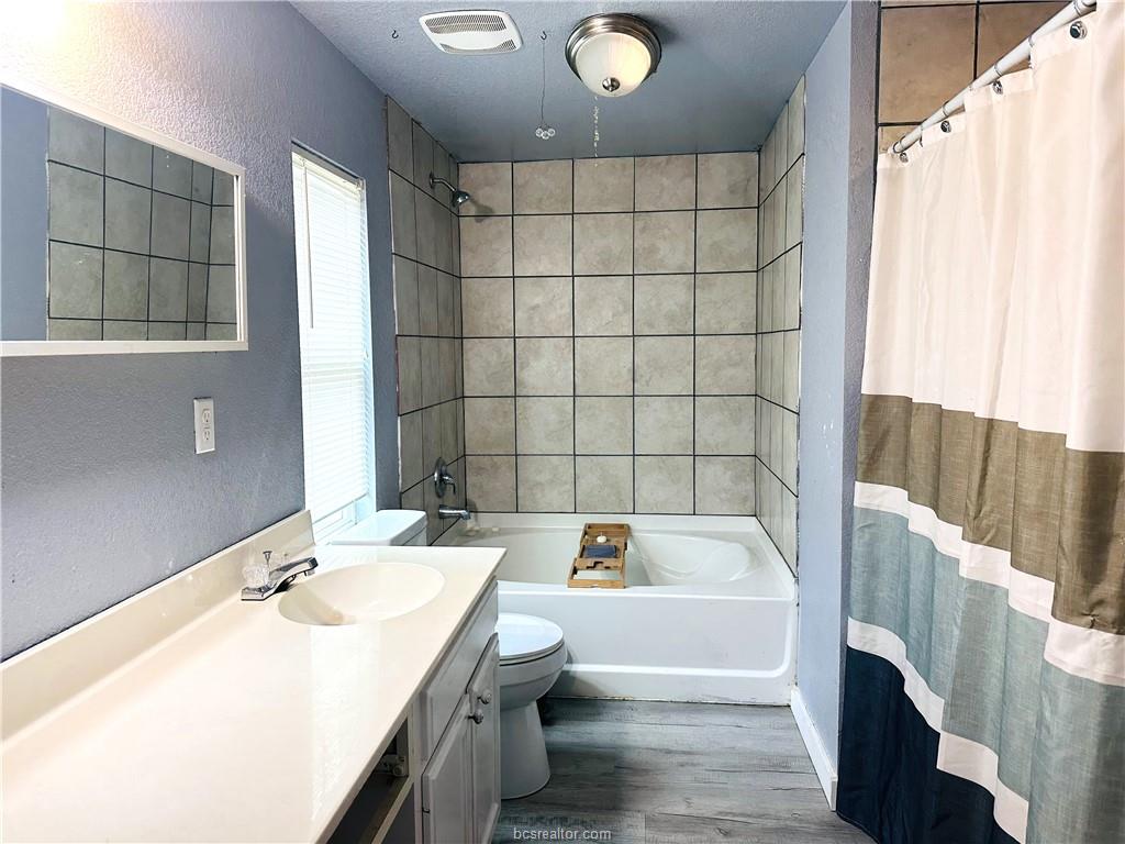 704 Riley Street Rockdale, TX 76567 - Photo 13 of 27