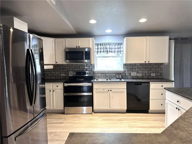 $175,000 | 704 Riley Street, Rockdale, TX 76567