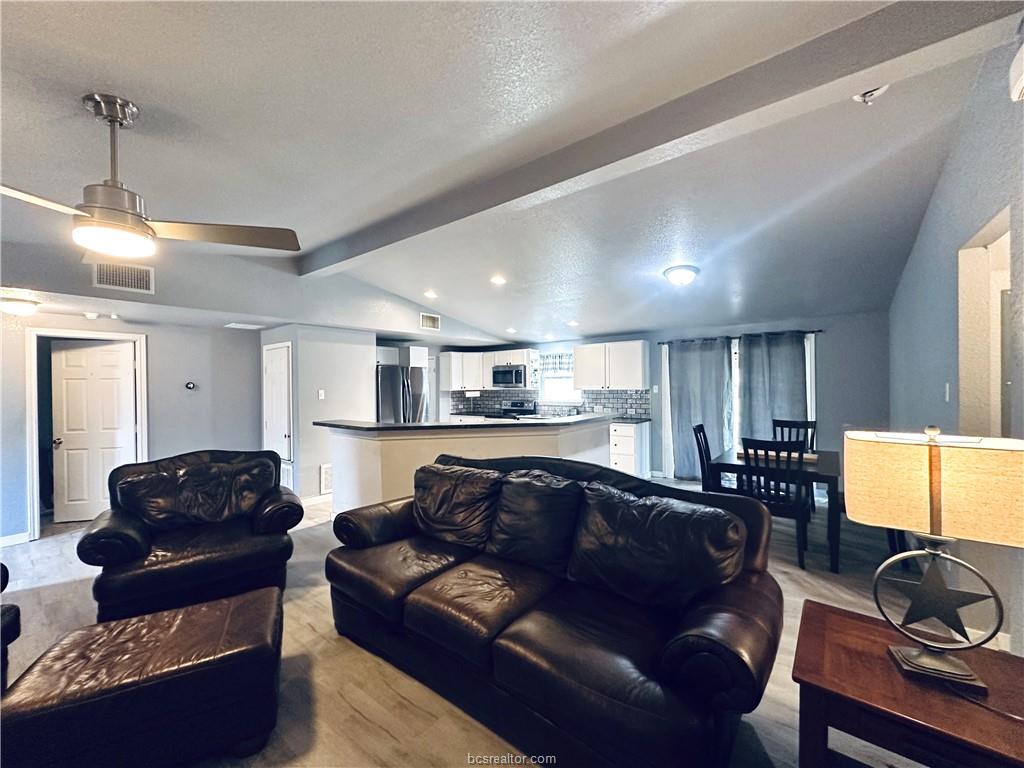 704 Riley Street Rockdale, TX 76567 - Photo 3 of 27