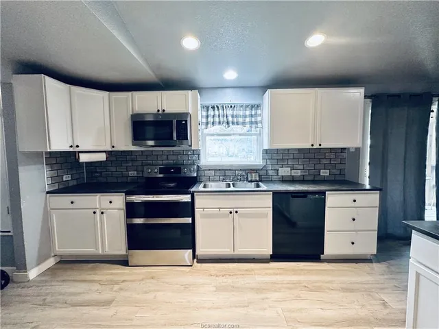 $175,000 | 704 Riley Street, Rockdale, TX 76567