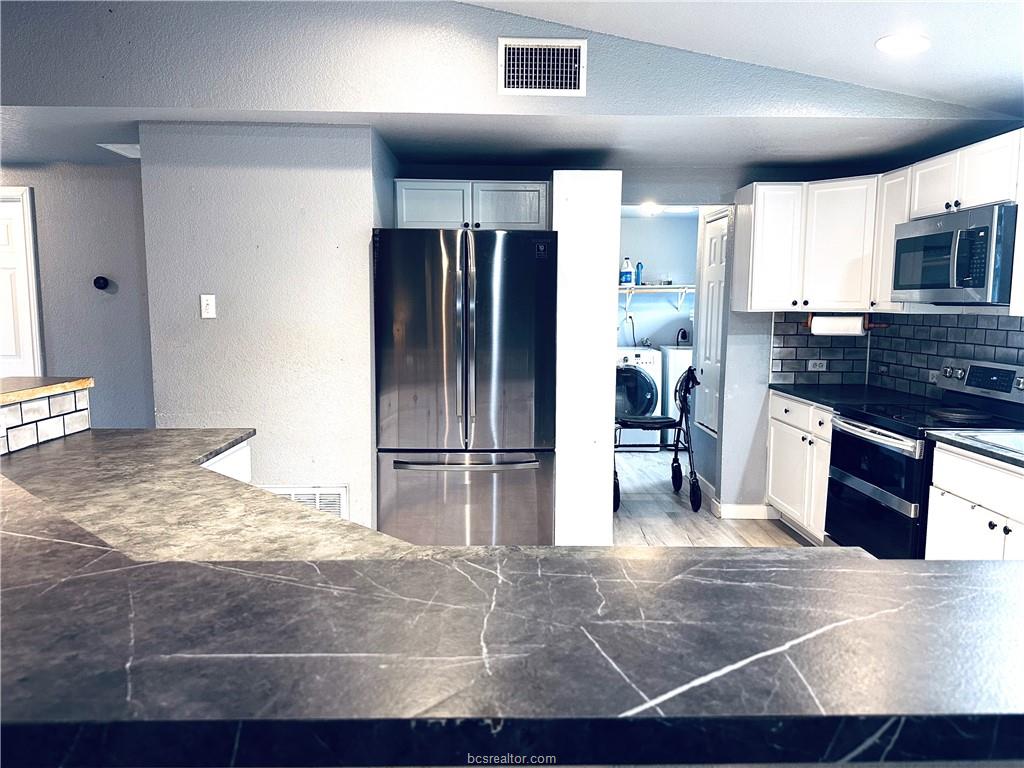 704 Riley Street Rockdale, TX 76567 - Photo 8 of 27