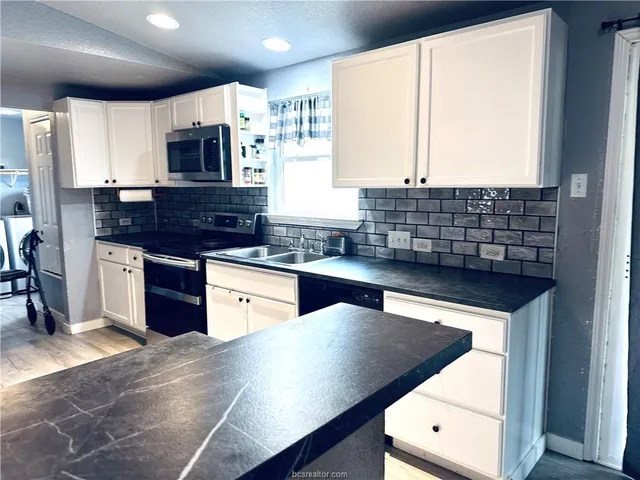 $175,000 | 704 Riley Street, Rockdale, TX 76567