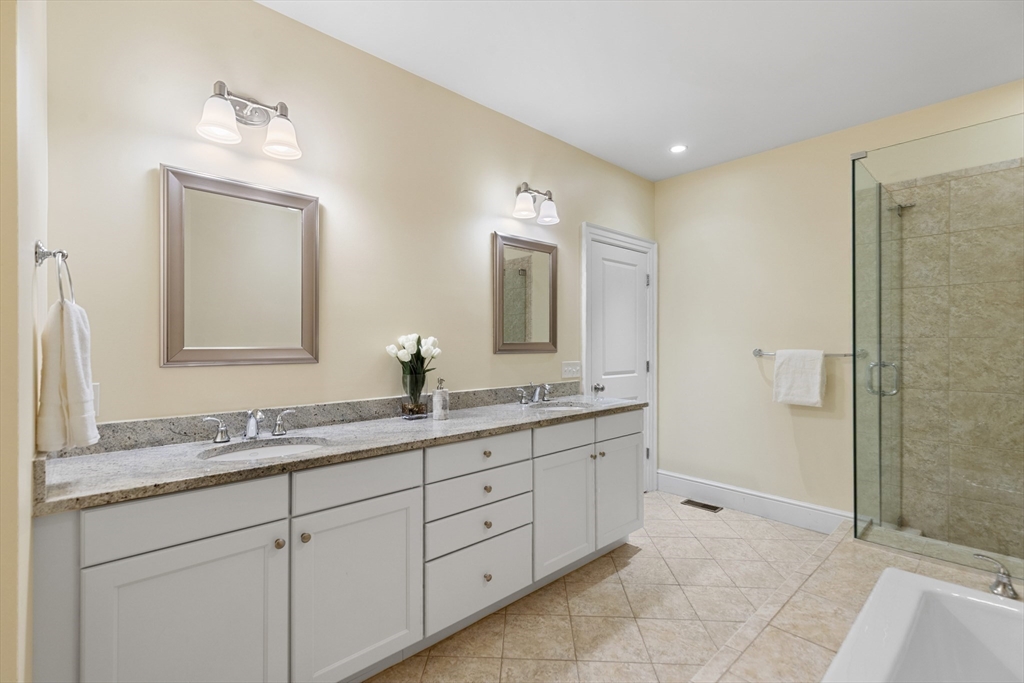 38 Courtyard Place, Unit 38 Lexington, MA 02420 - Photo 14 of 23