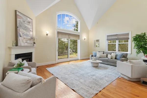 $1,599,000 | 38 Courtyard Place, Unit 38, Lexington, MA 02420