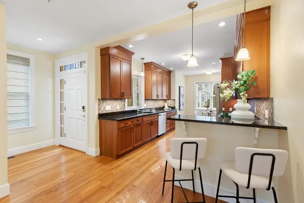 $1,599,000 | 38 Courtyard Place, Unit 38, Lexington, MA 02420