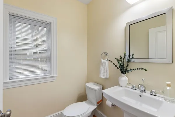 $1,599,000 | 38 Courtyard Place, Unit 38, Lexington, MA 02420