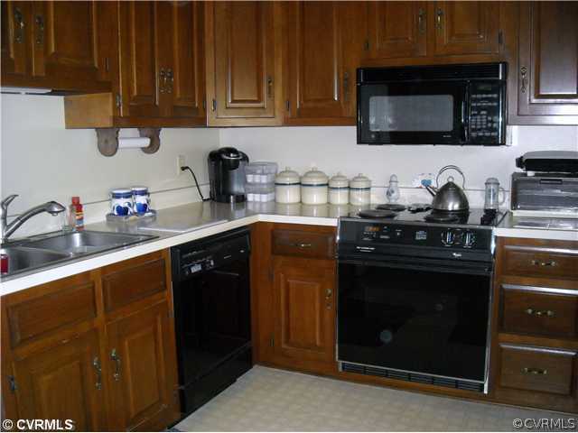 4523 Shoremeade Road North Chesterfield, VA 23234 - Photo 5 of 12 Kitchen - Kitchen with Lots of counter space and c