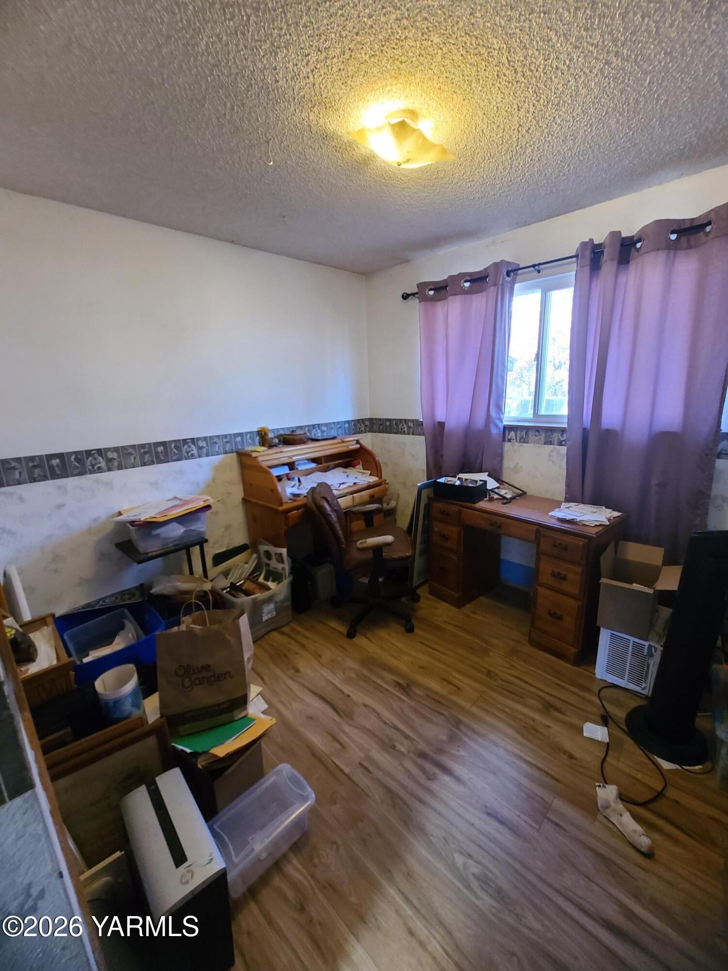 10608 Hackett Road Yakima, WA 98903 - Photo 11 of 27 10608 bedroom 3