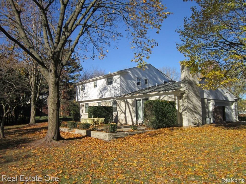 3775 Terrybrook Road West Bloomfield, MI 48322 - Photo 32 of 37 to the patio.JPG